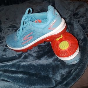 Women's skechers sz 6